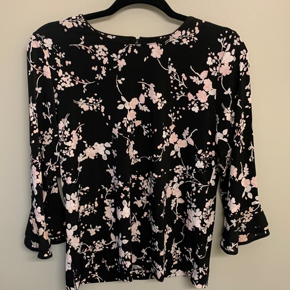 New with tags Karl Langerfeld long sleeved floral blouse. Bought off StitchFix.